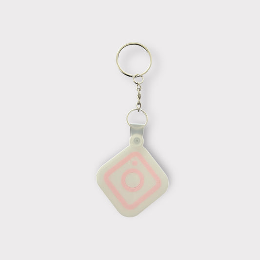 Llavero NFC personalizado con logo instagram , tarjeta de presentación digital, instagram, facebook, llavero NFC para redes sociales.