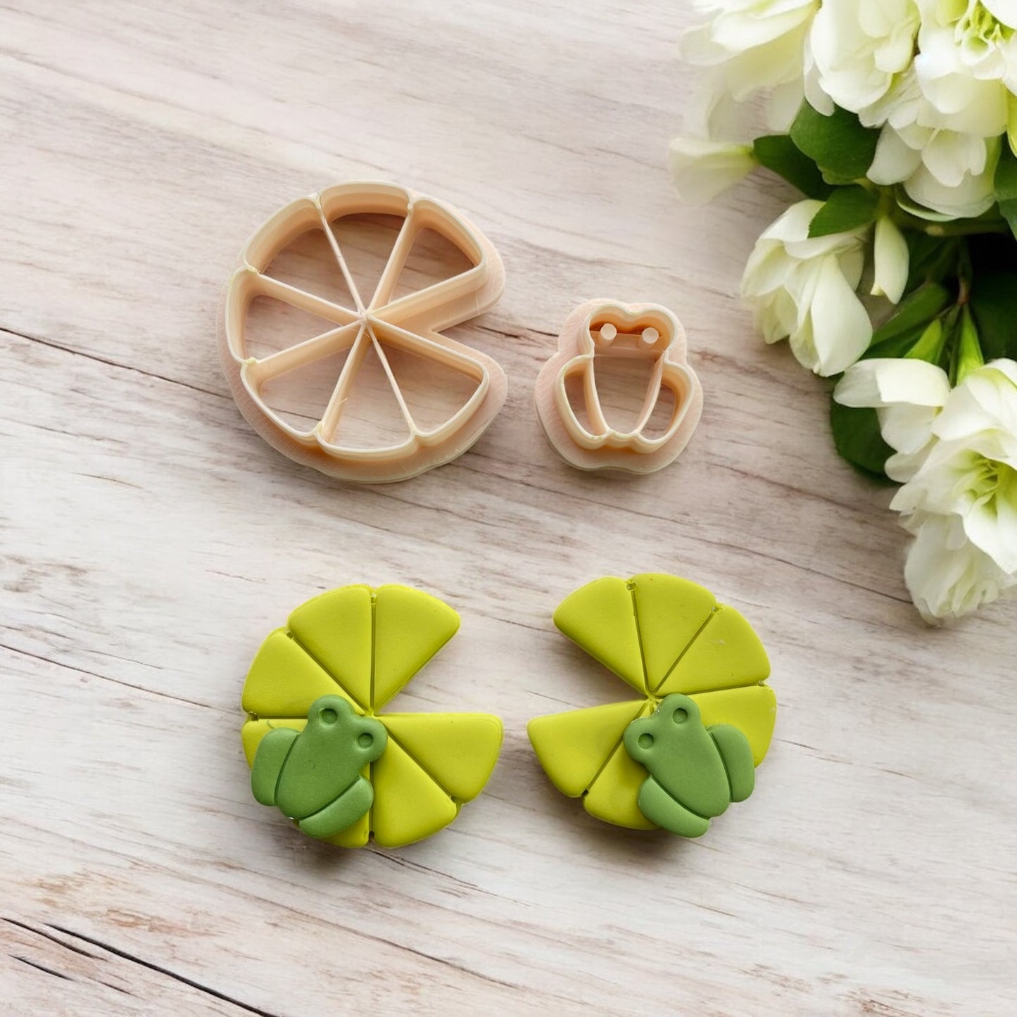 Hoja con sapo– Cortador para hacer pendientes de arcilla polimérica.