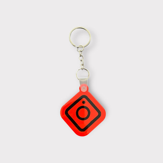 Llavero NFC personalizado con logo instagram , tarjeta de presentación digital, instagram, facebook, llavero NFC para redes sociales.
