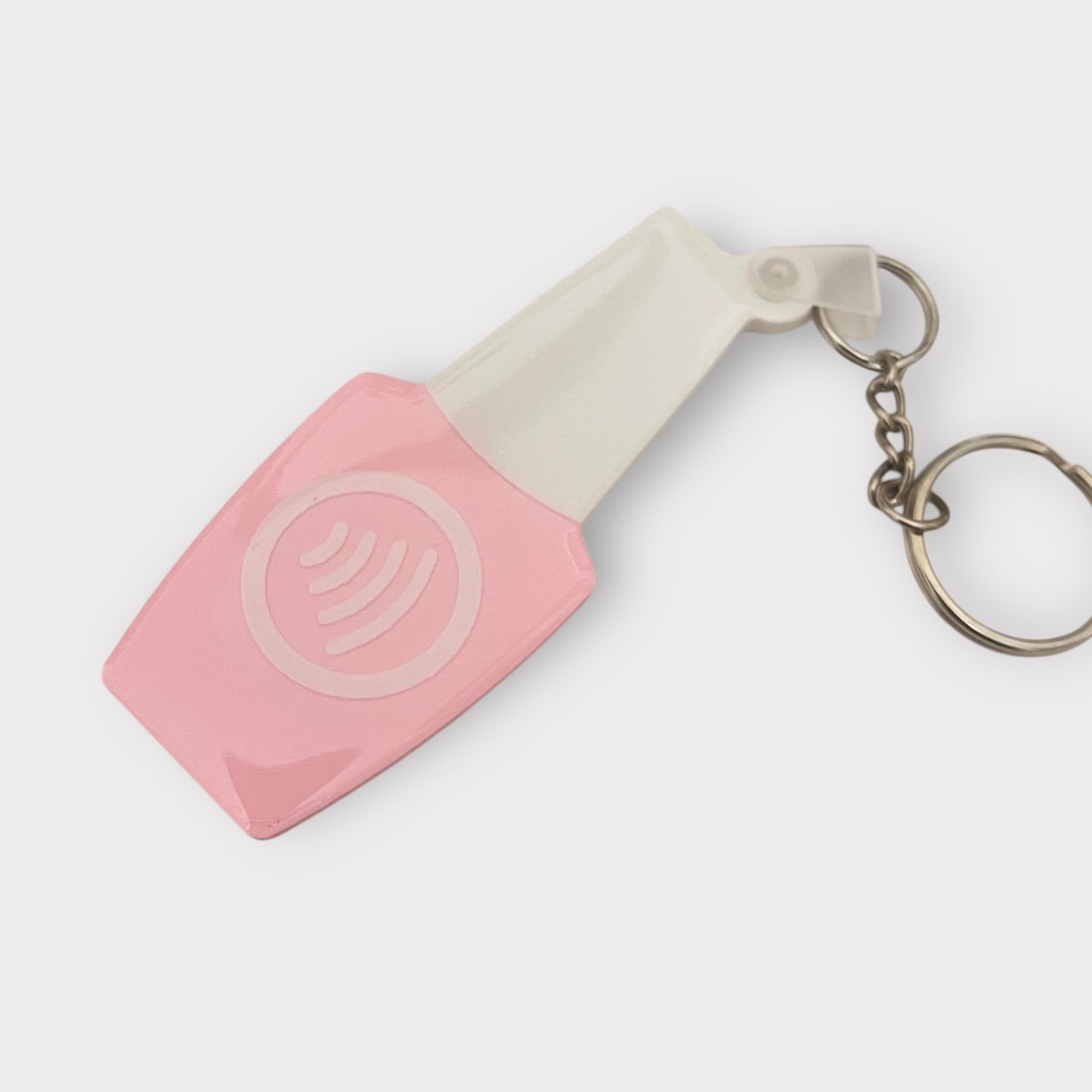 Llavero NFC personalizado nails, tarjeta de presentación digital, instagram, facebook, llavero NFC para redes sociales.