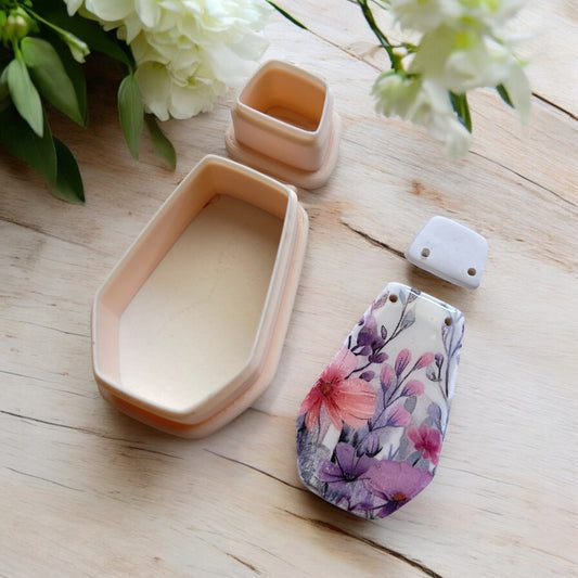 Esmeralda – Cortador para hacer pendientes de arcilla polimérica.