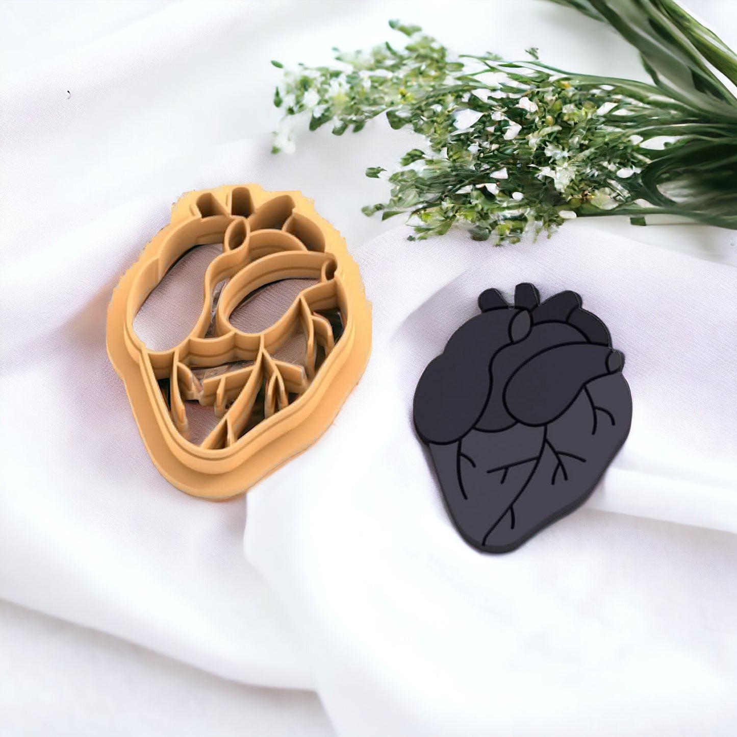 Emporte-pièce coeur Halloween pour réaliser des boucles d'oreilles en pâte polymère