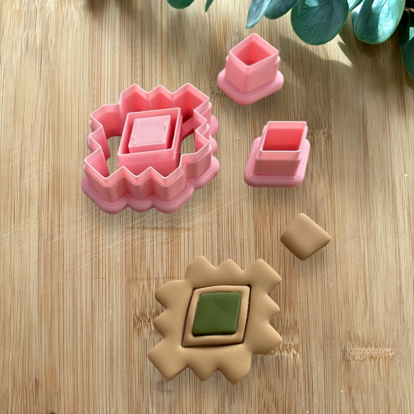 Azzi- Cortador para hacer pendientes de arcilla polimérica