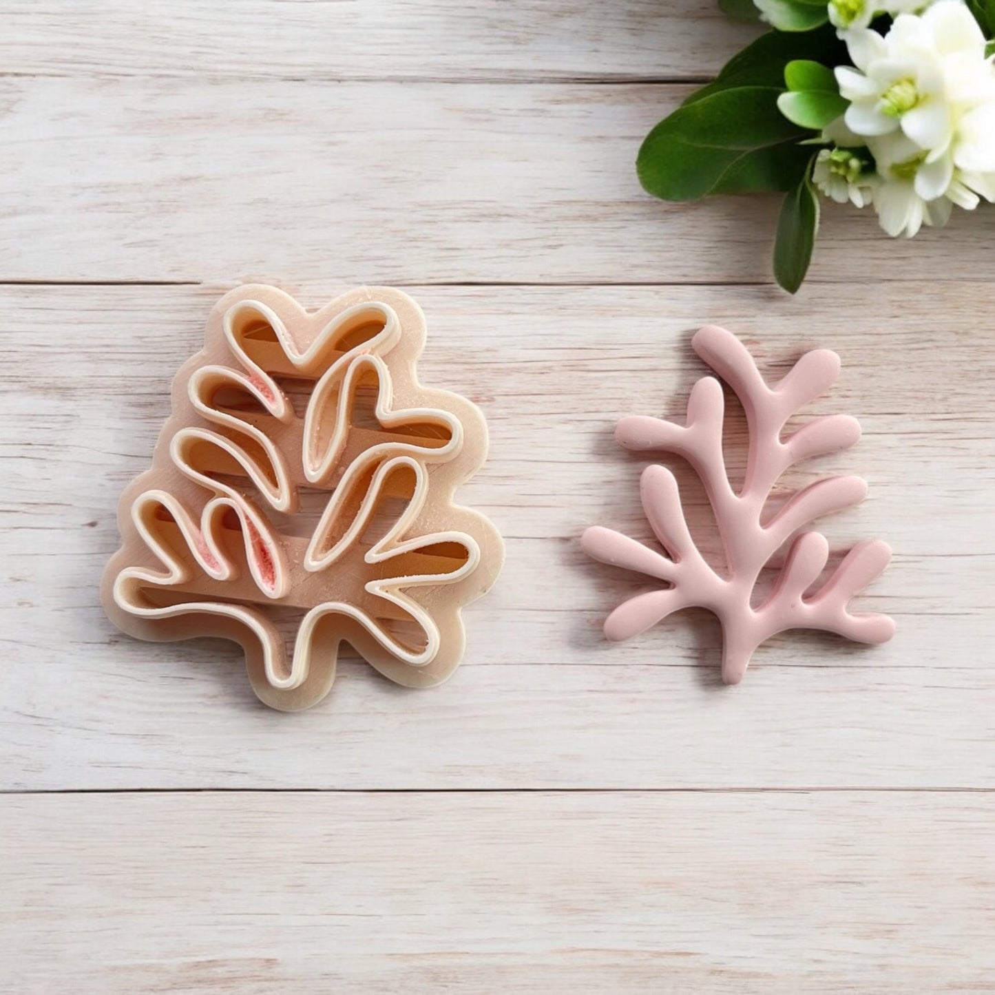 Coral – Cortador para hacer pendientes de arcilla polimérica.