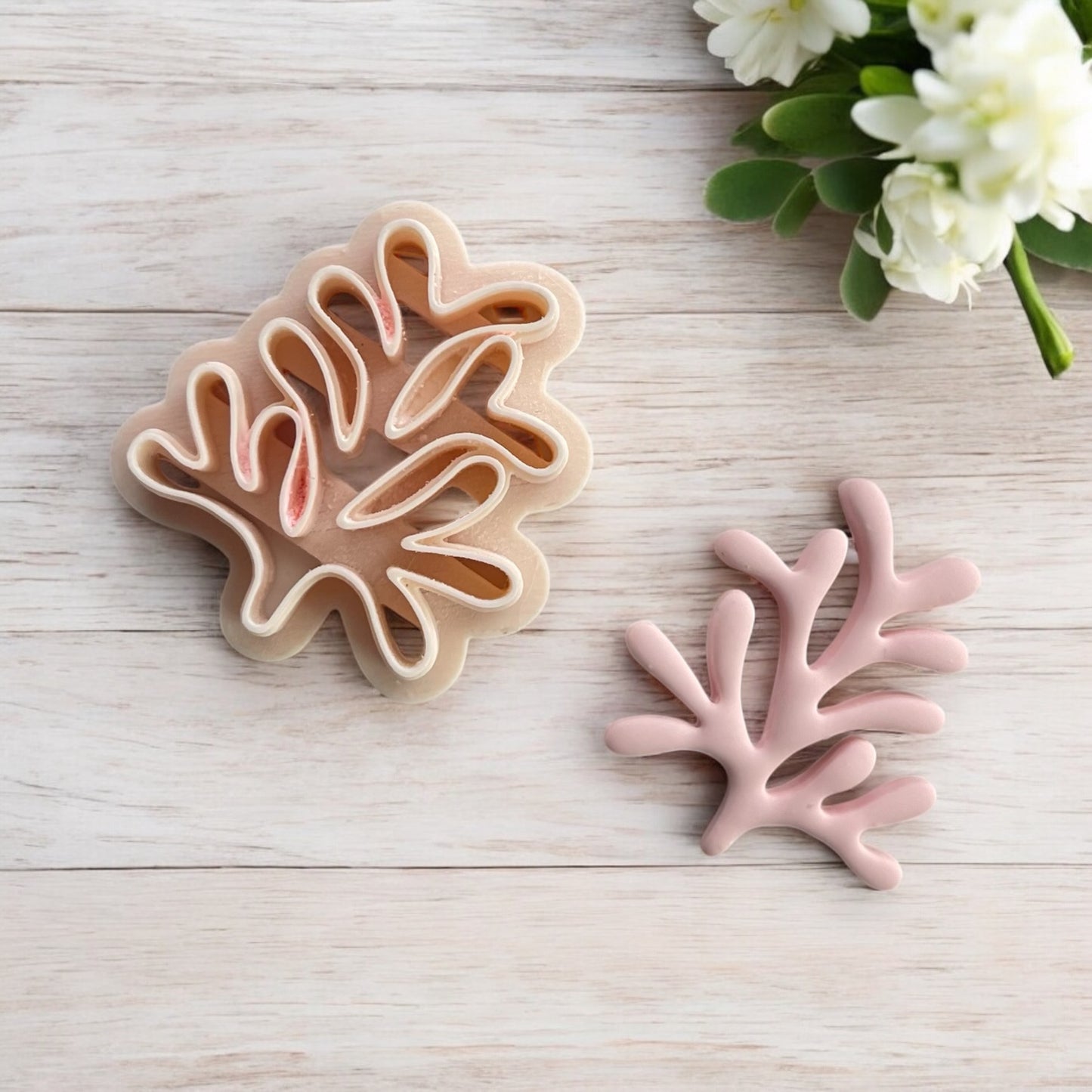 Coral – Cortador para hacer pendientes de arcilla polimérica.