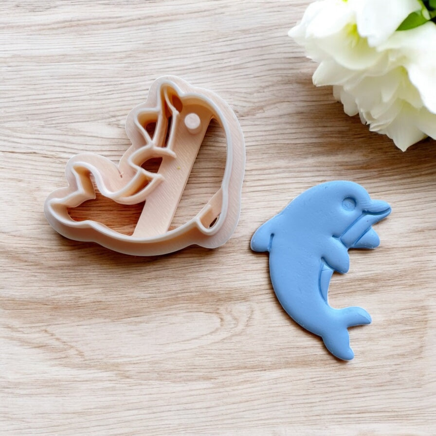 Delfin – Cortador para hacer pendientes de arcilla polimérica.