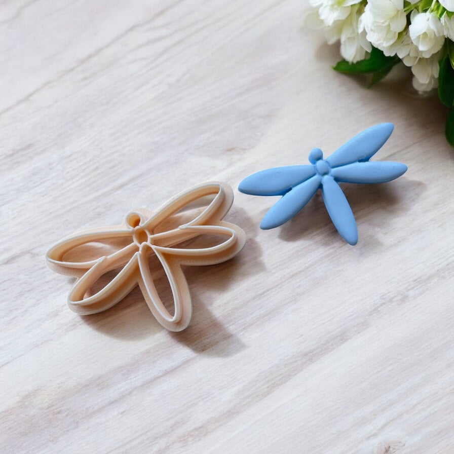 Libelula A – Cortador para hacer pendientes de arcilla polimérica.