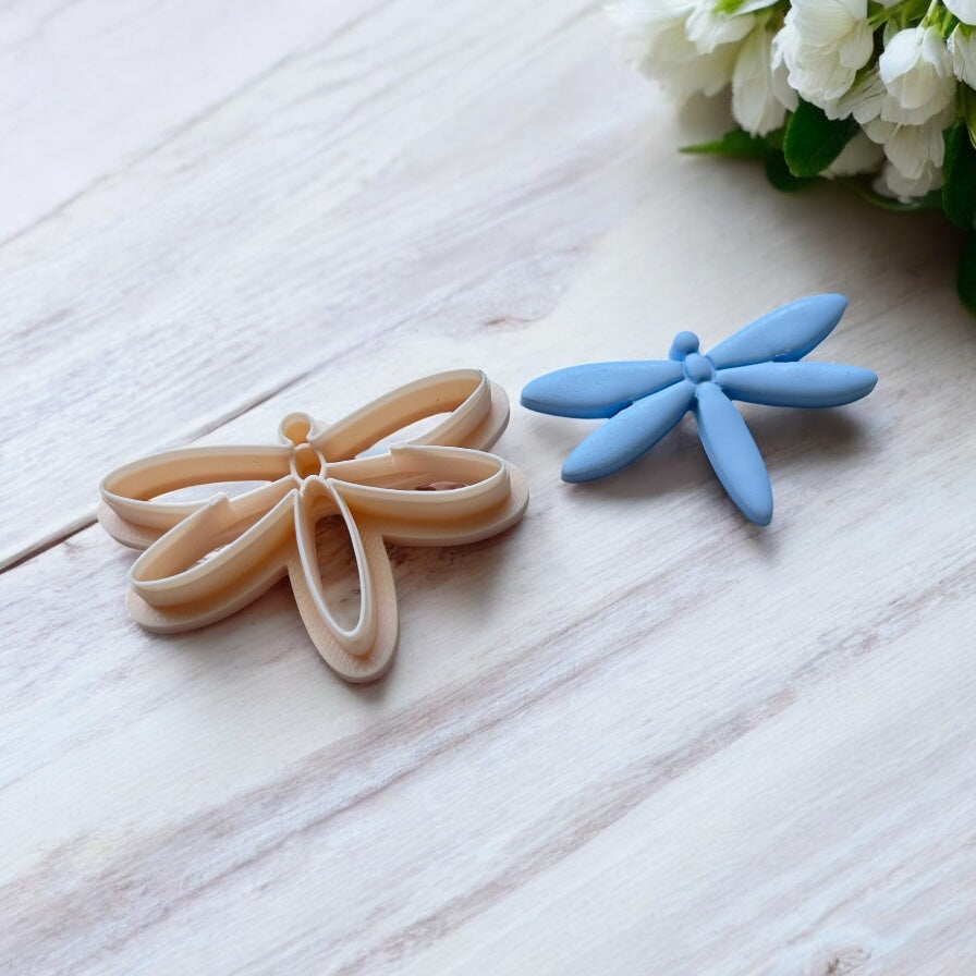 Libelula A – Cortador para hacer pendientes de arcilla polimérica.