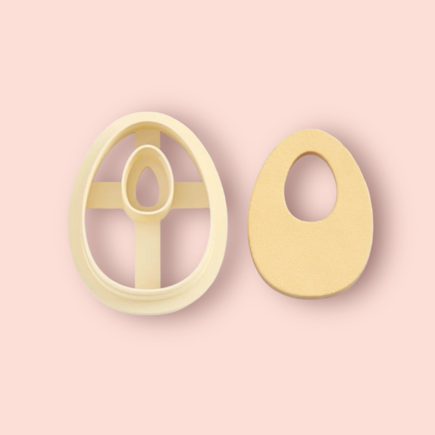 Emporte-pièce ovale avec trou en haut pour réaliser des boucles d'oreilles en pâte polymère