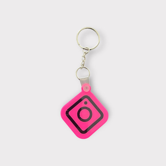 Llavero NFC personalizado con logo instagram , tarjeta de presentación digital, instagram, facebook, llavero NFC para redes sociales.
