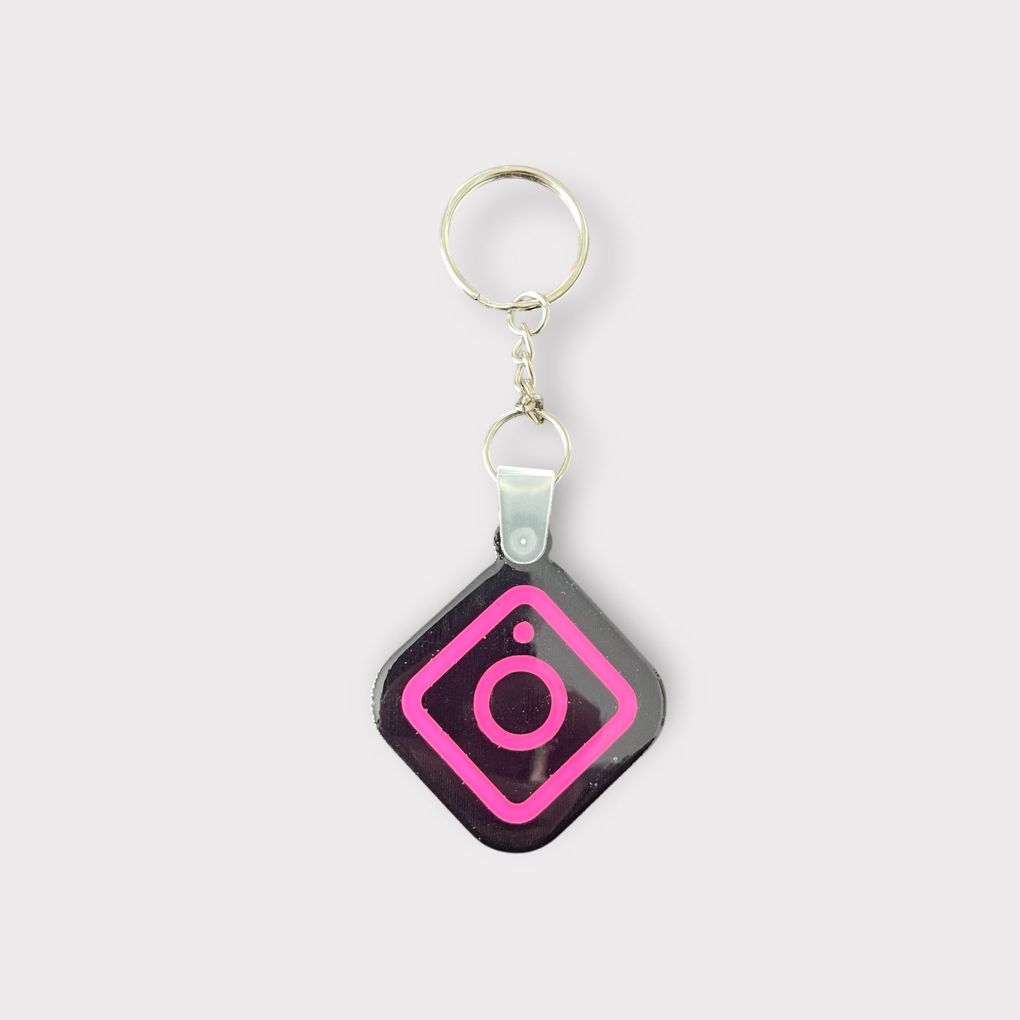 Llavero NFC personalizado con logo instagram , tarjeta de presentación digital, instagram, facebook, llavero NFC para redes sociales.
