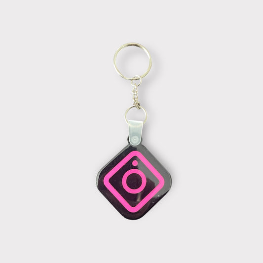 Llavero NFC personalizado con logo instagram , tarjeta de presentación digital, instagram, facebook, llavero NFC para redes sociales.